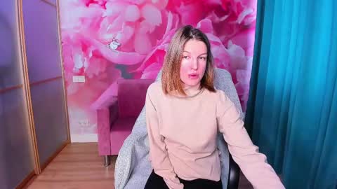 EmilyWalkers online show from February 9, 7:05 am