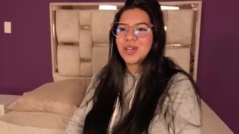 emilyy_cooperr online show from January 12, 12:23 pm