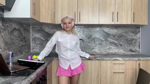 Snapshot of eminent_eva chatting on January 22, 5:38 pm Eminent Eva online show from January 22, 5:38 pm