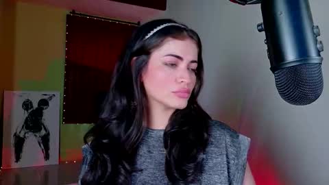 Emma online show from November 23, 8:40 pm