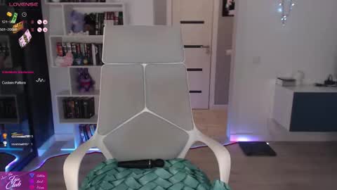 Emma online show from September 27, 10:18 pm