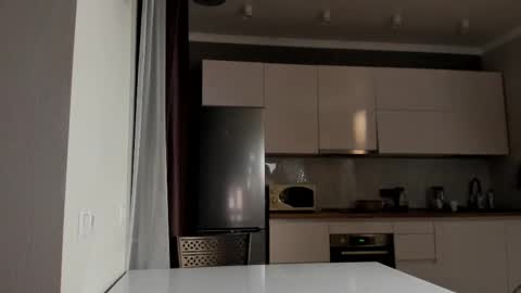 Emma online show from February 15, 1:49 pm