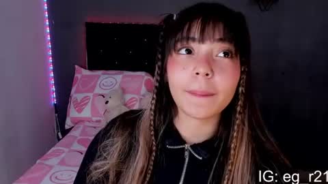 emma_grayys online show from July 24, 9:28 am