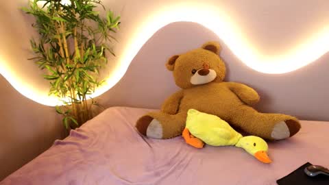 Emma online show from March 7, 1:27 am