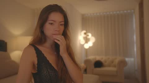 emma_lu1 online show from December 3, 3:17 pm