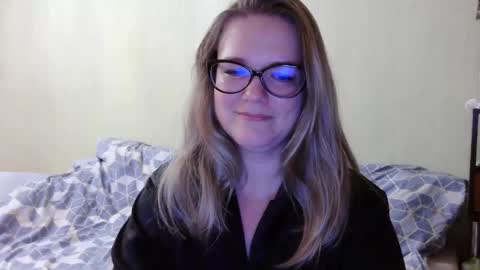 Snapshot of emma_misty_ chatting on October 23, 5:47 pm emma_misty_ online show from October 23, 5:47 pm