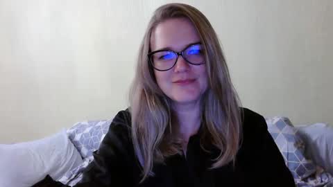 Snapshot of emma_misty_ chatting on October 20, 5:29 pm emma_misty_ online show from October 20, 5:29 pm