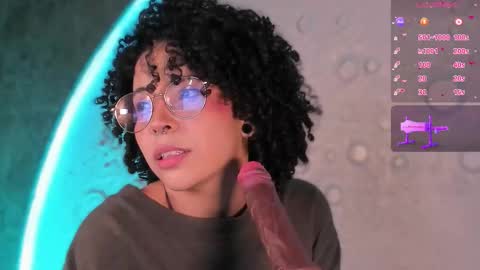     online show from October 7, 10:33 am