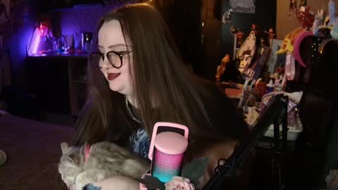 Emma Razumovskaya online show from March 28, 10:00 pm