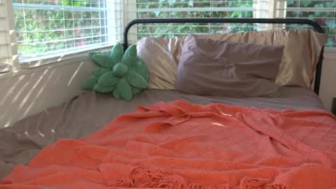 Emma Ruby online show from January 18, 6:10 pm