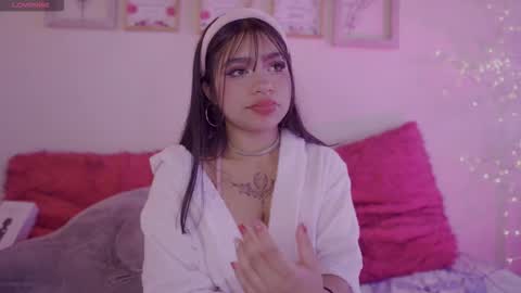 EMMA  online show from October 4, 7:11 pm