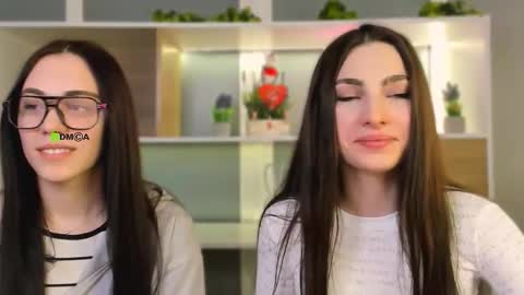 emma_swee online show from February 23, 12:18 pm