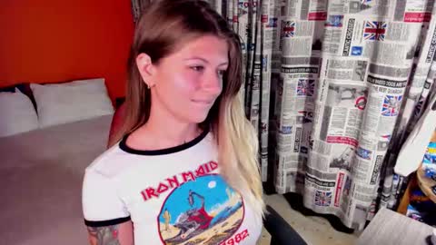 Snapshot of emmaa_hostt chatting on October 21, 11:08 pm Ema .l. online show from October 21, 11:08 pm