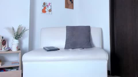 valentina online show from February 4, 5:00 am