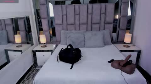 EMMA HILL online show from February 20, 11:01 am