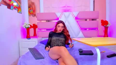 Emma Hilton online show from June 5, 10:59 pm