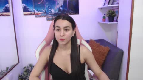 Snapshot of emmamyers_ chatting on March 9, 1:35 am Emma  online show from March 9, 1:35 am