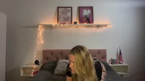 emmaonlyx1 online show from July 30, 3:07 am