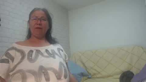 Snapshot of emmasquirt69 chatting on October 20, 5:34 am emmasquirt69 online show from October 20, 5:34 am