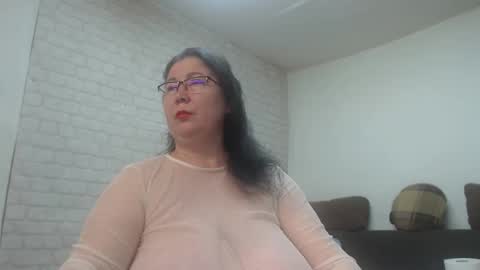 emmasquirt69 online show from February 15, 8:18 pm