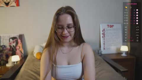 Mia online show from November 12, 4:53 pm