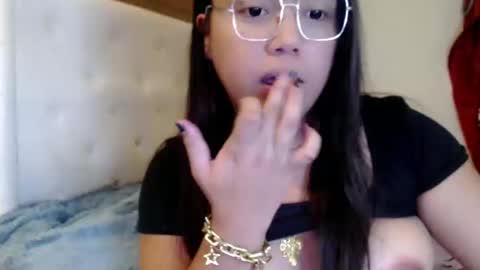 Snapshot of emmawatsoons chatting on December 11, 4:41 pm YourDreamGirl Emma online show from December 11, 4:41 pm