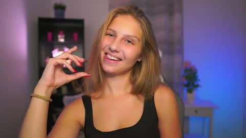 Emmie online show from November 20, 2:25 pm