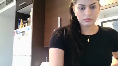 emmie online show from February 21, 8:40 am