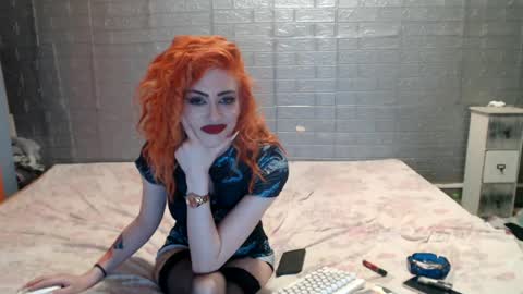 Emmily000 online show from June 21, 1:39 pm
