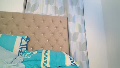 emmily online show from December 27, 3:31 am