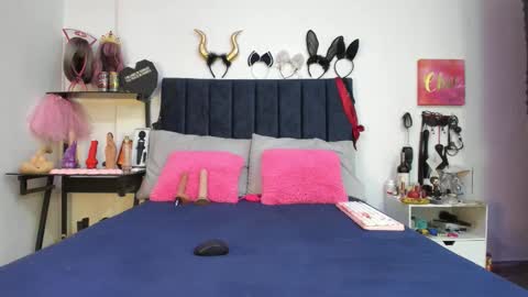          online show from March 27, 12:06 pm