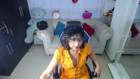 Emmily online show from March 10, 11:16 pm