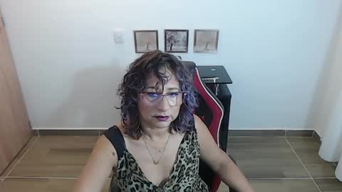 Emmily online show from December 3, 5:52 am