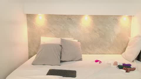 emmy online show from February 21, 9:51 pm