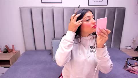 Emily  Laila  online show from October 8, 12:22 pm