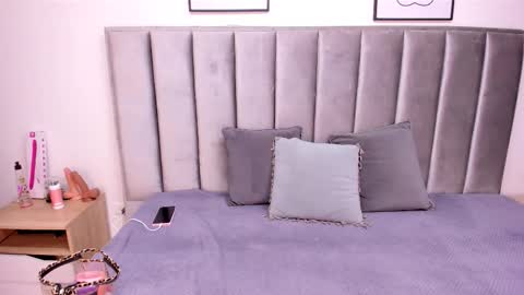 Emily  Laila  online show from September 16, 11:56 am