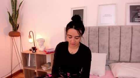 Snapshot of emmyevans1 chatting on March 11, 11:47 pm Emmy Evans  online show from March 11, 11:47 pm
