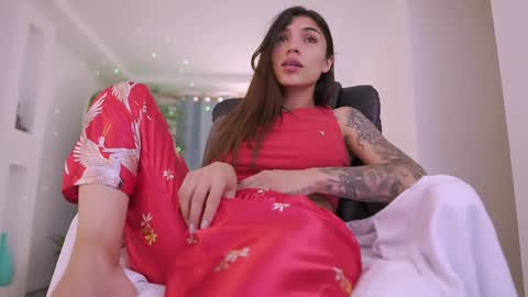 Emily online show from December 13, 5:54 pm