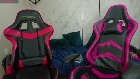 Emy online show from April 16, 8:09 pm