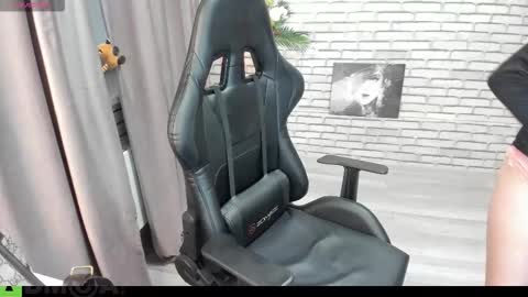 emy__angel online show from September 15, 12:01 am