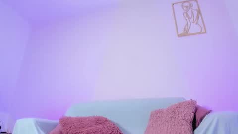 Snapshot of emy_colee chatting on March 4, 10:57 am Emy online show from March 4, 10:57 am