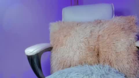 Snapshot of emy_colee chatting on February 7, 10:08 am Emy online show from February 7, 10:08 am