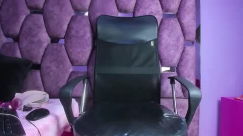 emy_latin online show from September 26, 1:30 pm