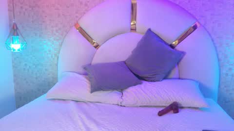 Emy  online show from December 19, 12:33 pm