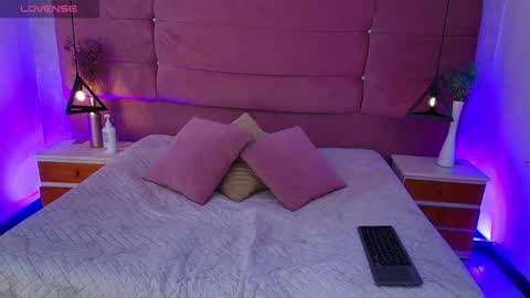 Emyly  online show from November 28, 8:38 pm