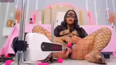 Emy online show from November 10, 1:14 pm