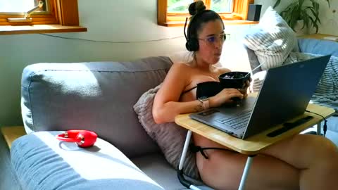 emyxxl online show from July 7, 2:54 pm