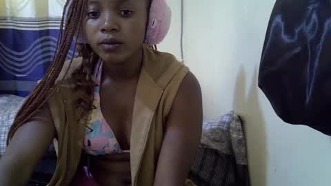 Vee online show from July 24, 11:18 am
