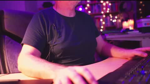 uk online show from December 9, 1:07 am