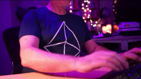 uk online show from September 25, 10:39 pm